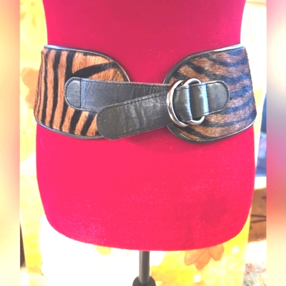 80s YVES SAINT LAURENT Tiger Striped Leather Cowhide Fur Brown Black Wide Belt S - Picture 3 of 16